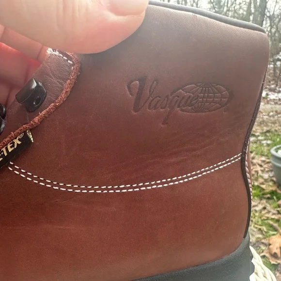 Vasque boots. Vasque Sundowner GTX boots. Size 8.5. Backpacking boots. Hike work - Picture 10 of 13